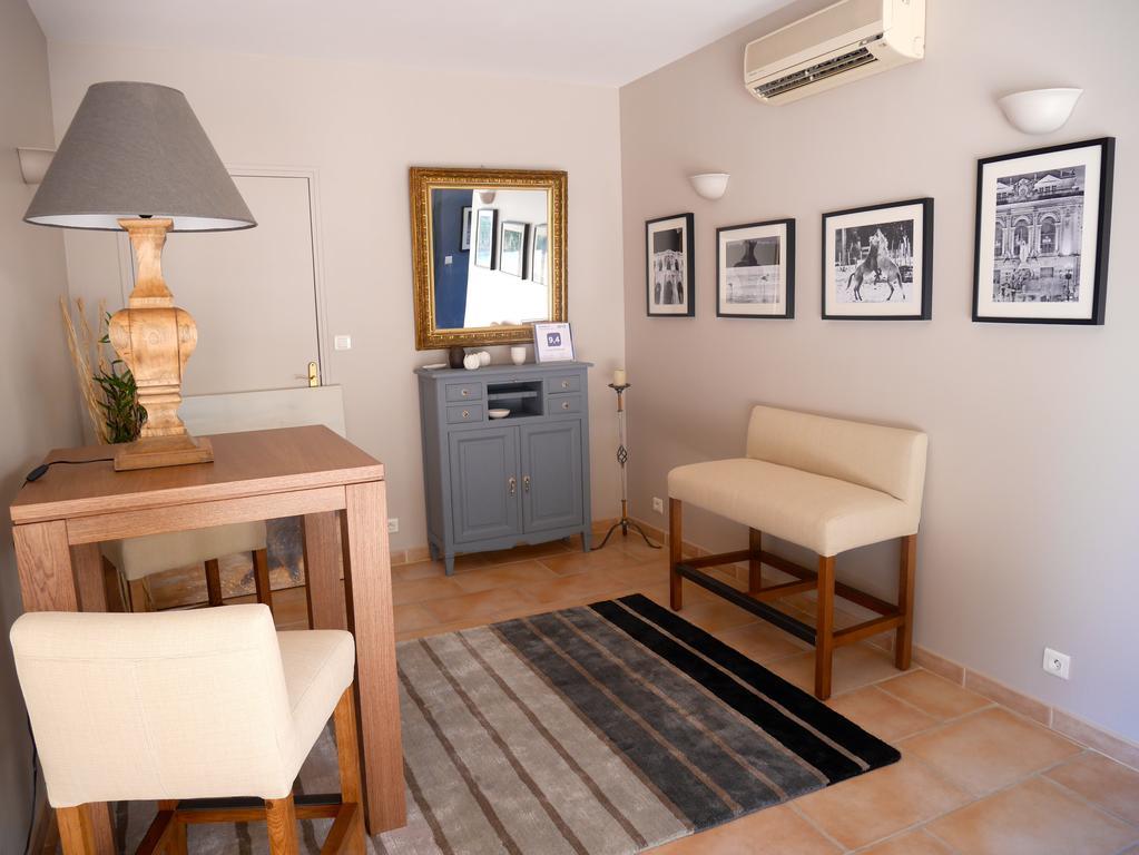 Bed and Breakfast Le relais d'Angélique Lunel  Esterno foto
