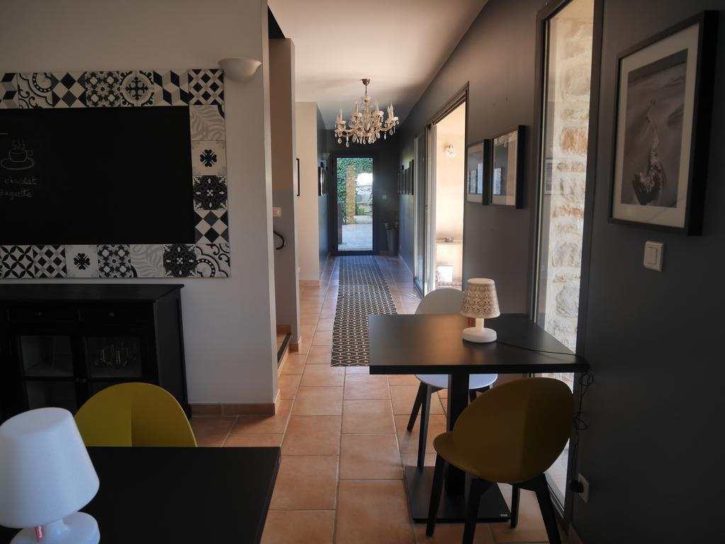 Bed and Breakfast Le relais d'Angélique Lunel  Esterno foto