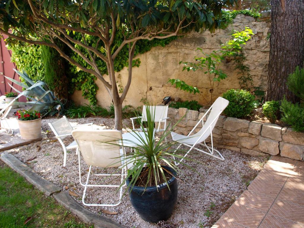 Bed and Breakfast Le relais d'Angélique Lunel  Esterno foto